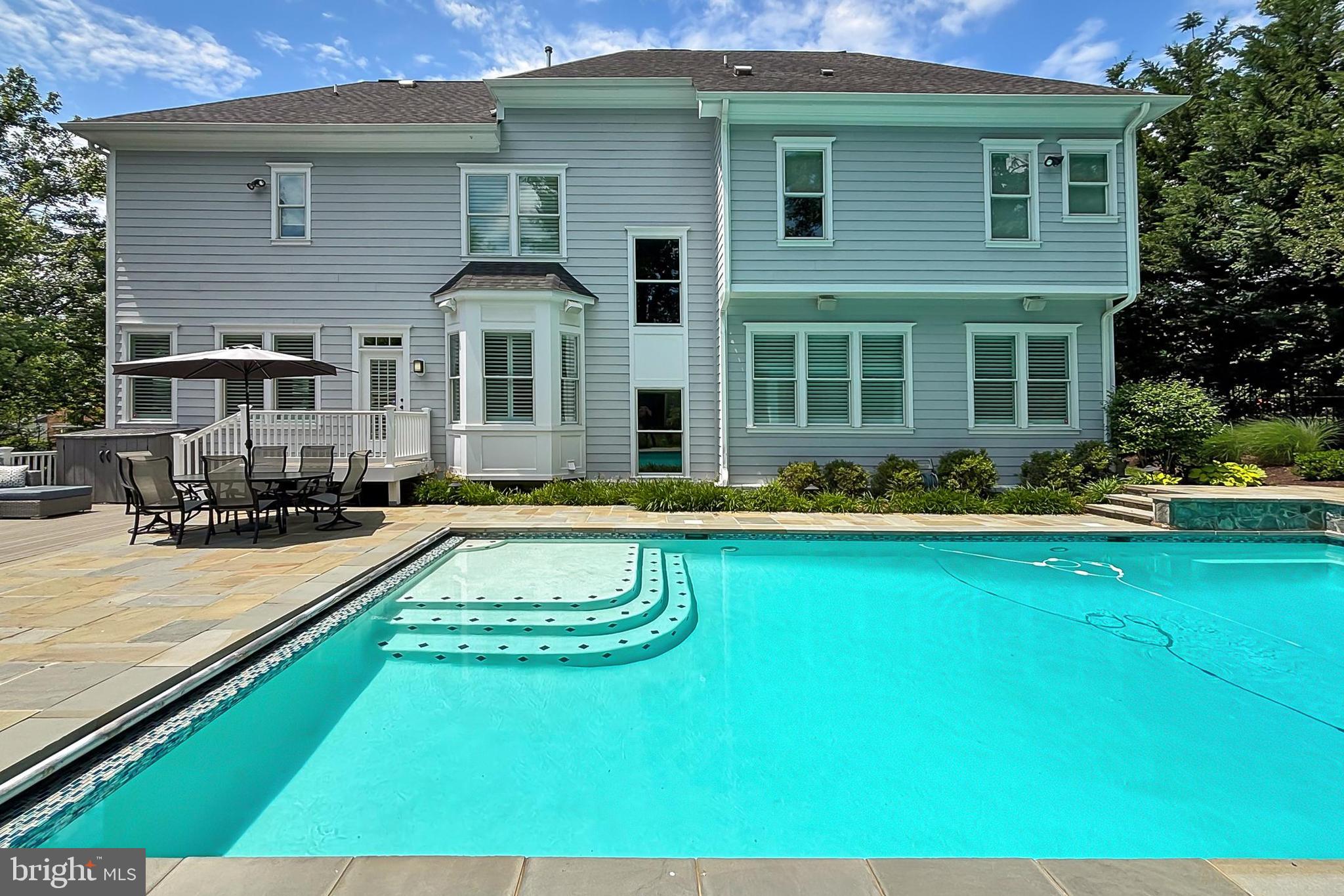 WEST SPRINGFIELD - Residential