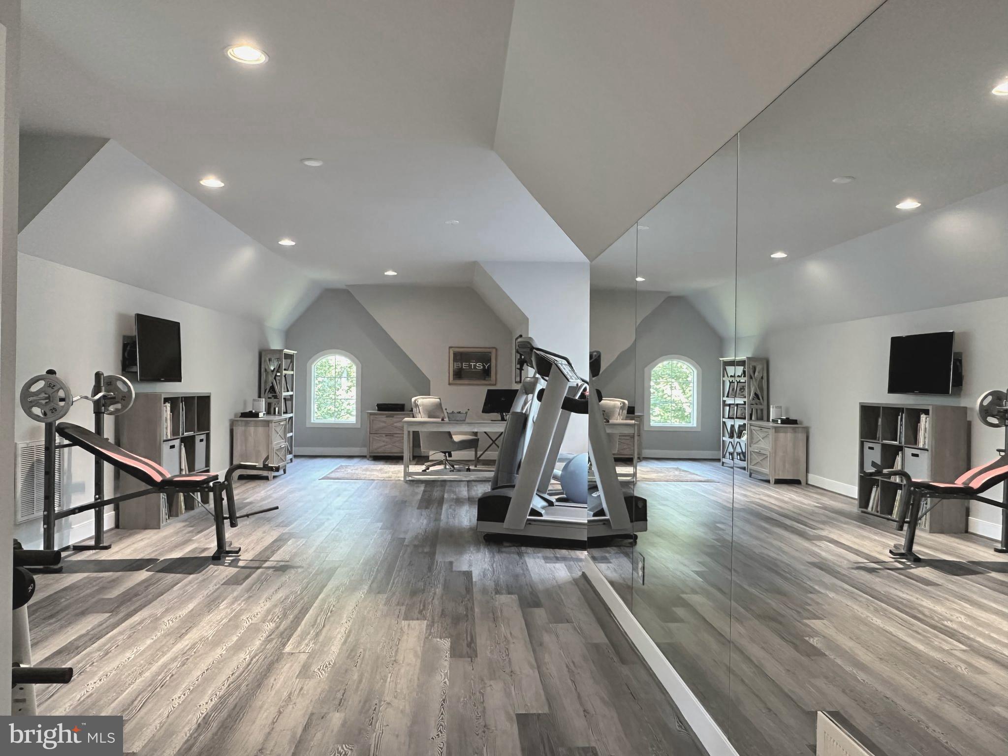 WEST SPRINGFIELD - Residential