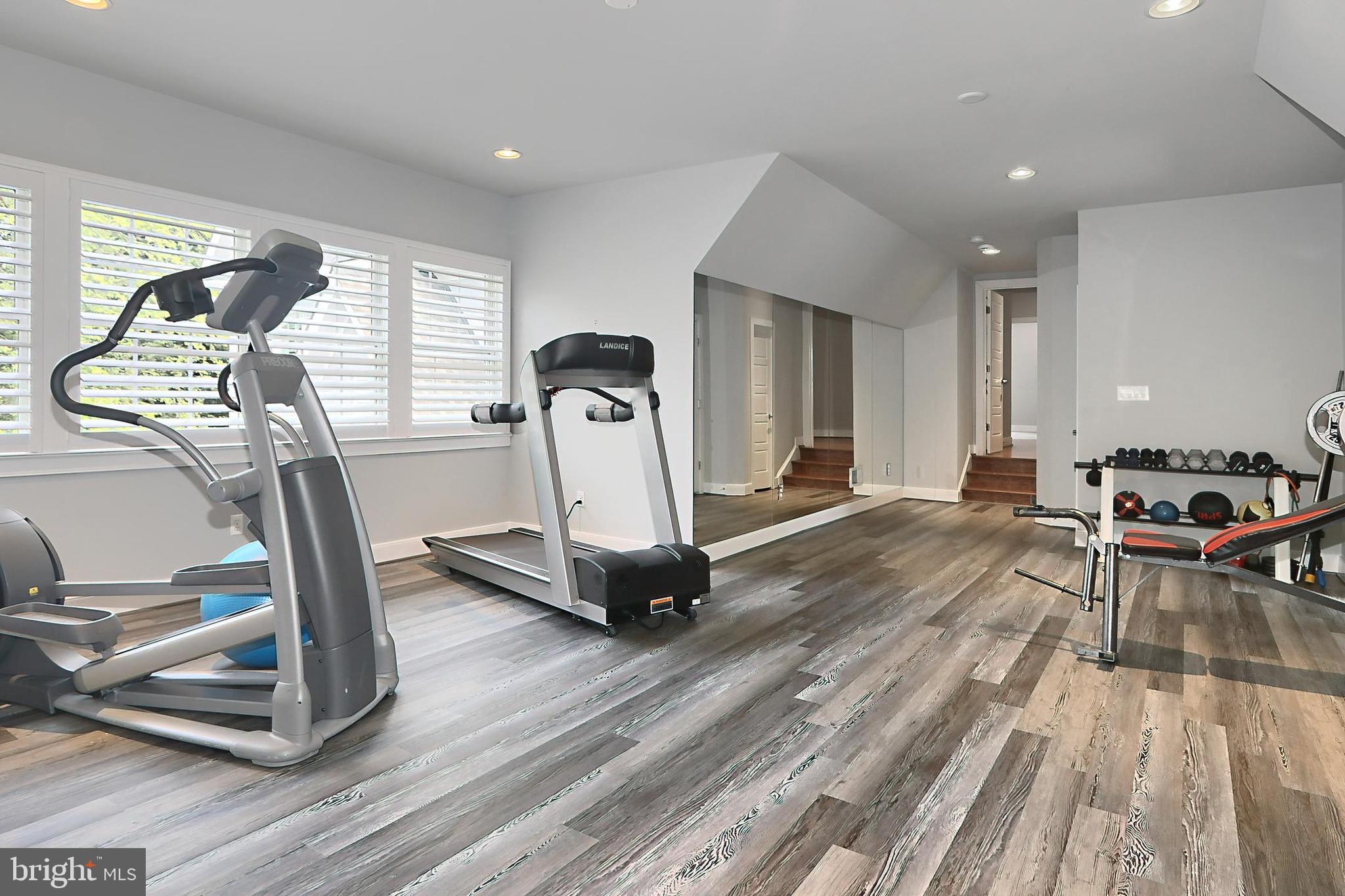 WEST SPRINGFIELD - Residential