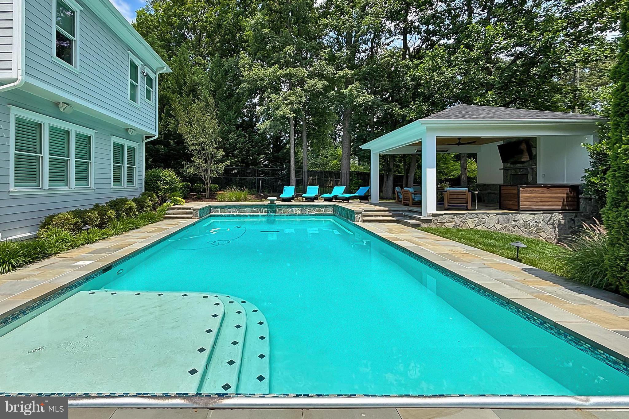 WEST SPRINGFIELD - Residential