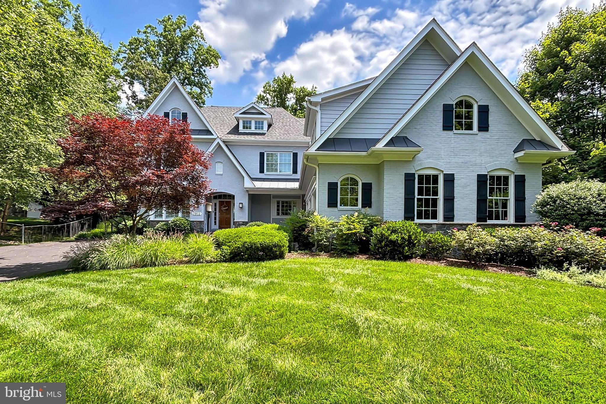 WEST SPRINGFIELD - Residential