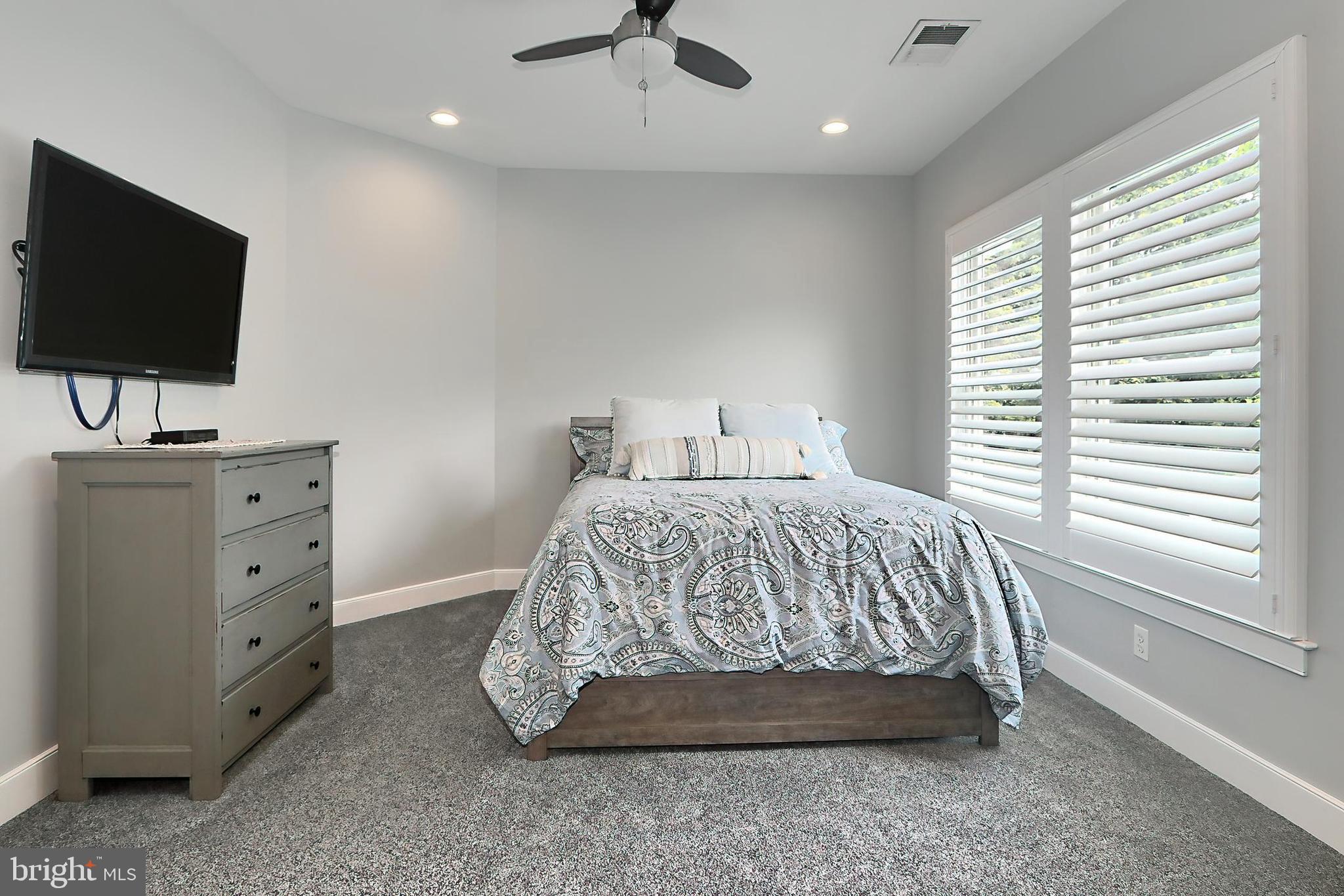 WEST SPRINGFIELD - Residential