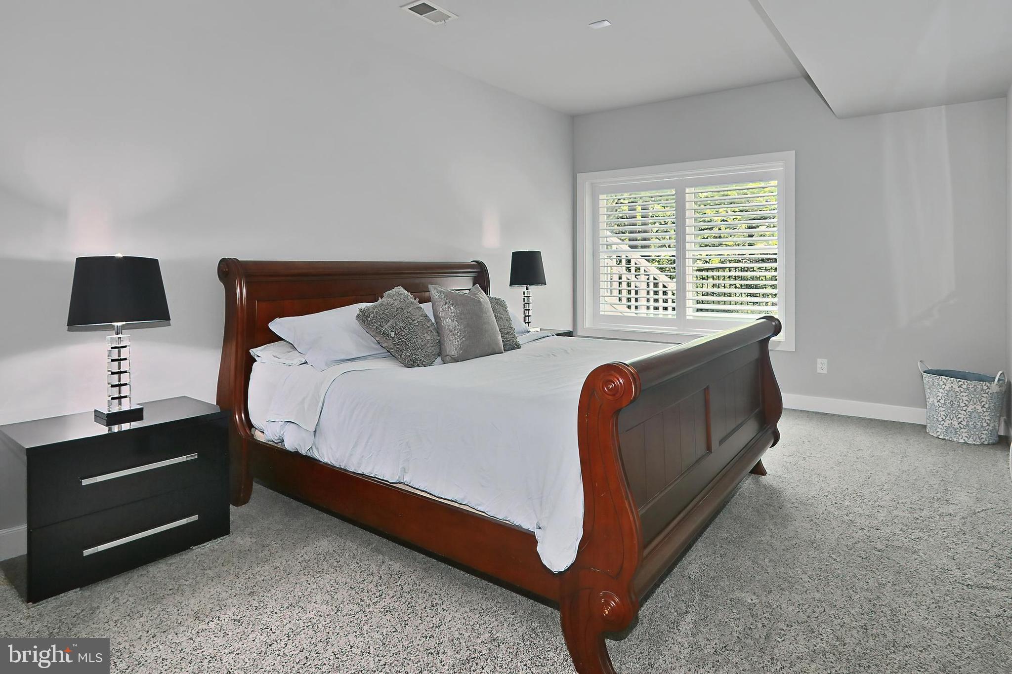 WEST SPRINGFIELD - Residential