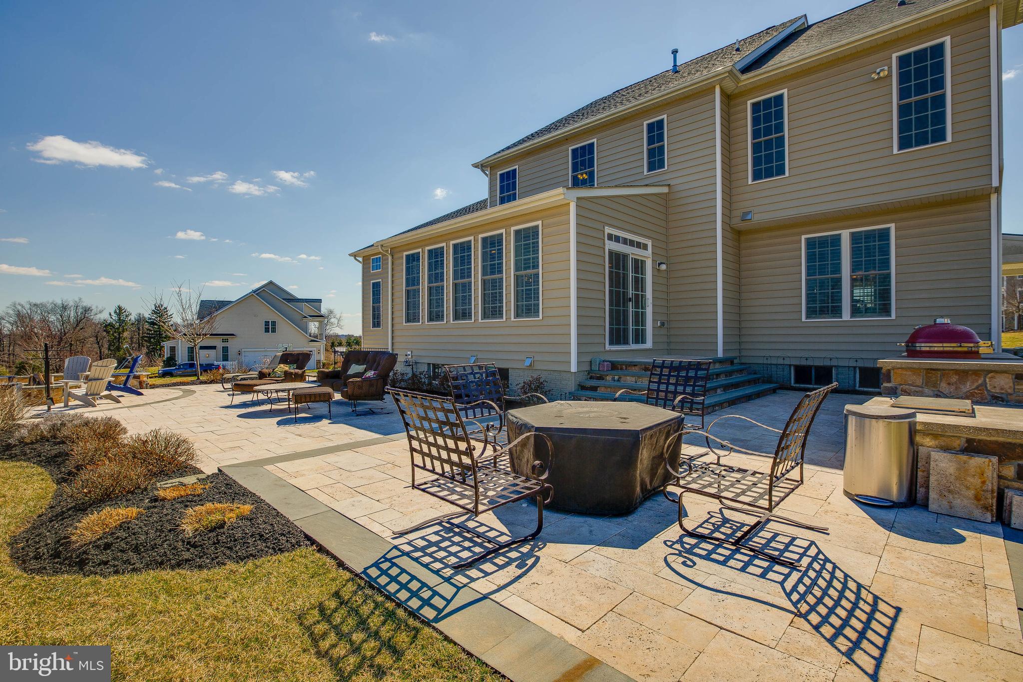 CLOVERFIELD - Residential