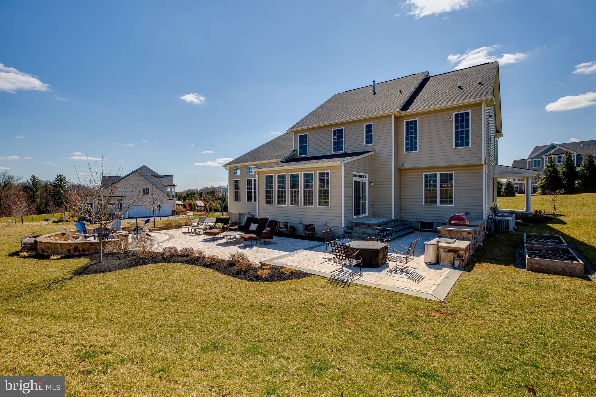 CLOVERFIELD - Residential