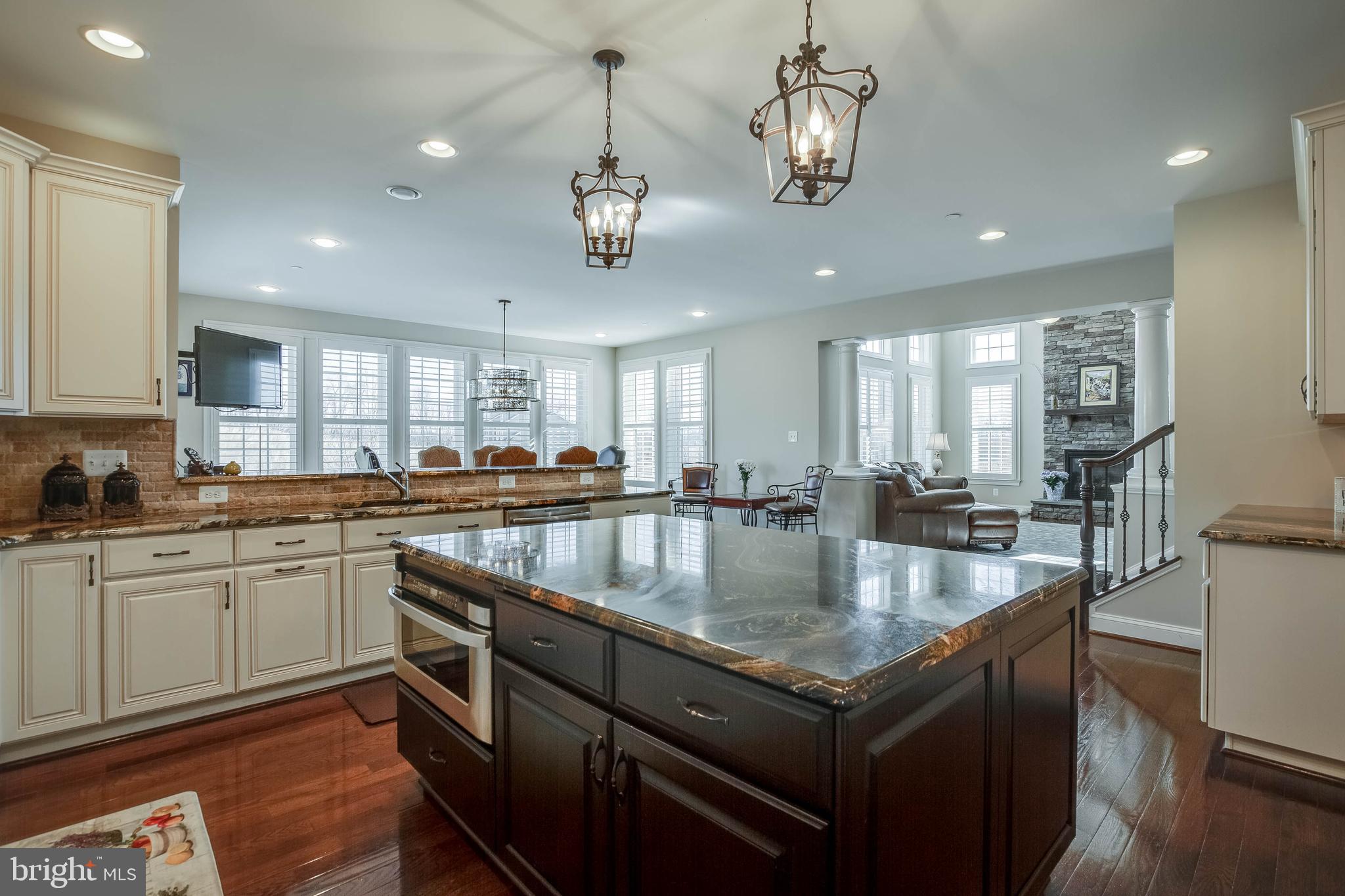 CLOVERFIELD - Residential