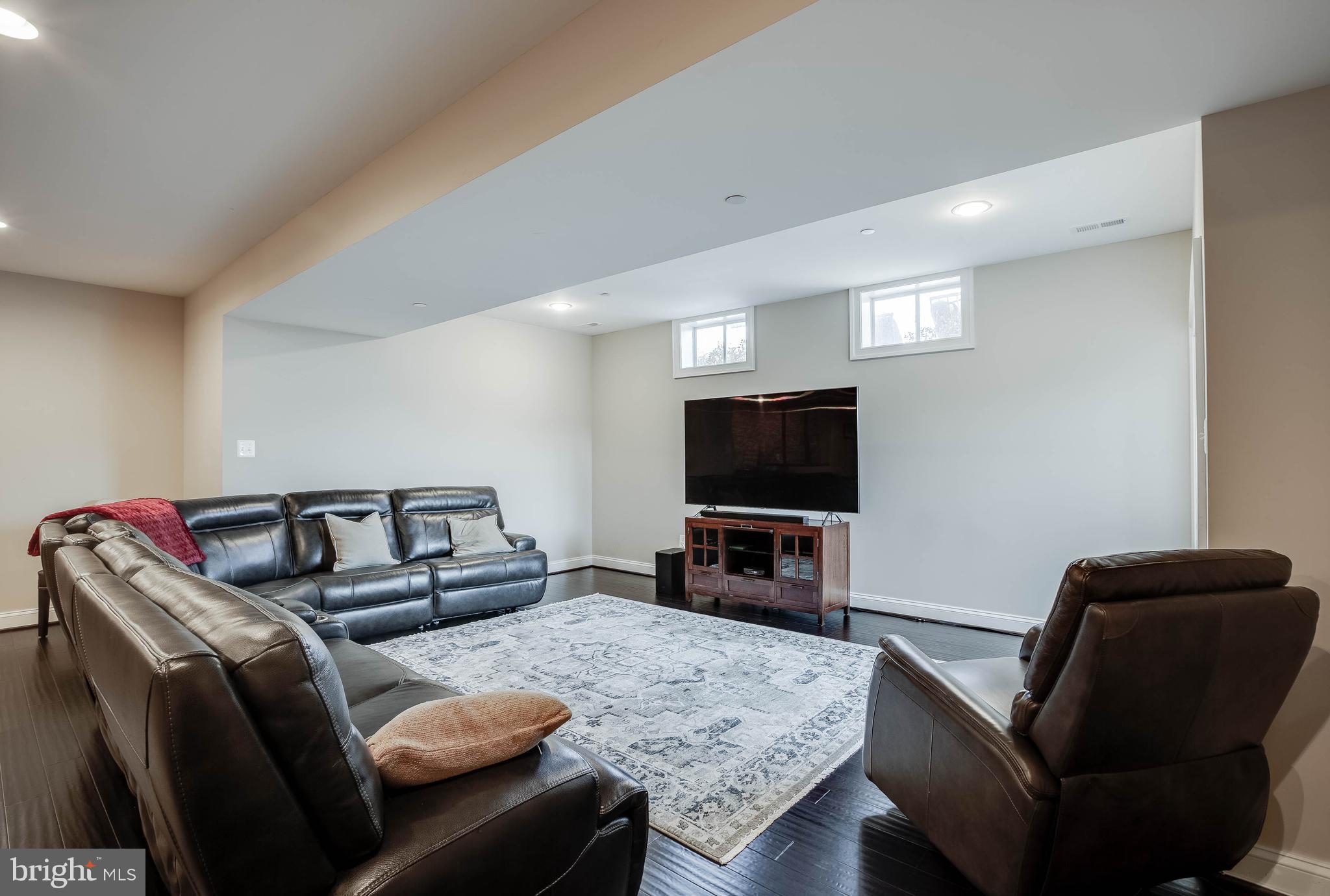 CLOVERFIELD - Residential