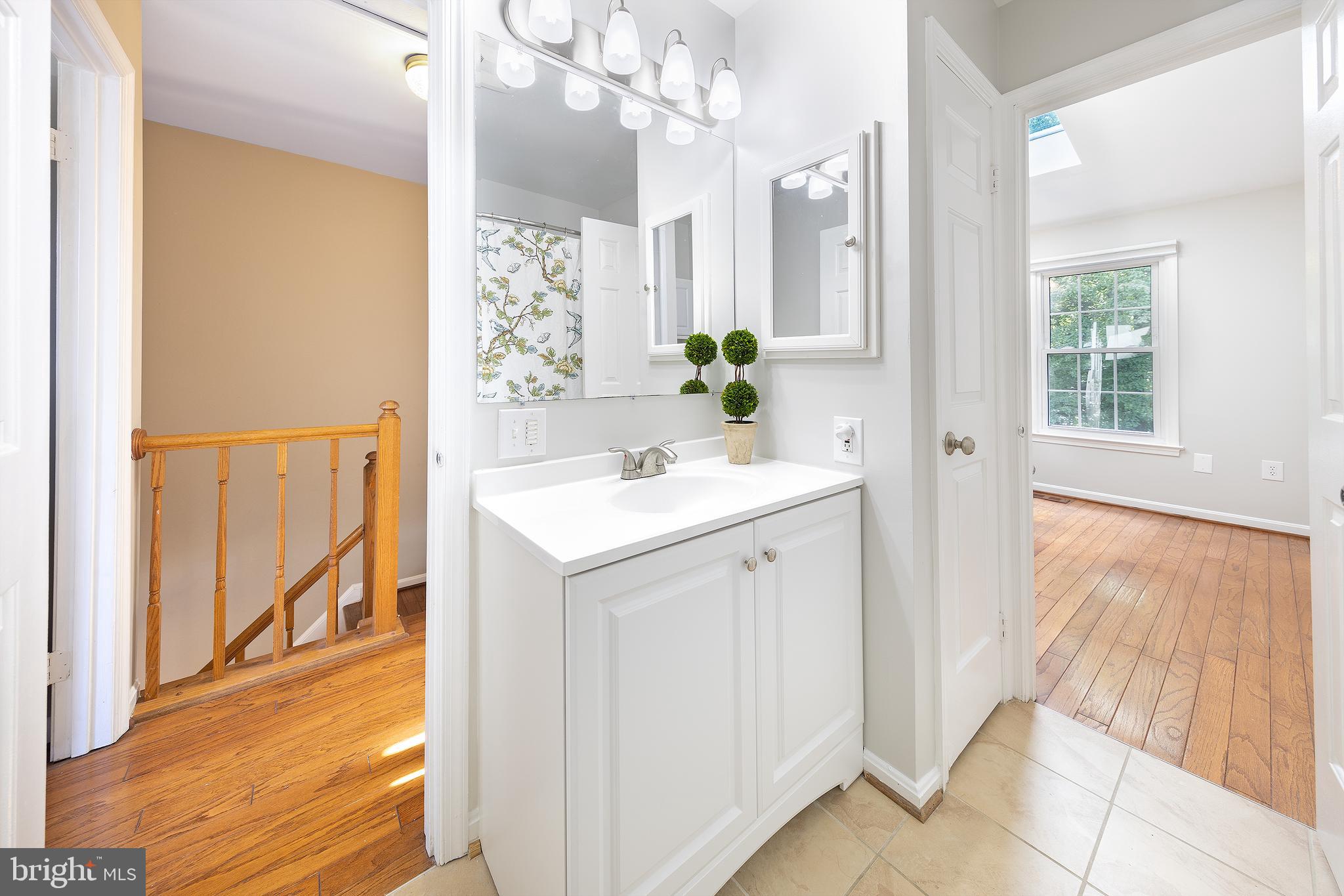 SOUTH KINGS STATION - Residential