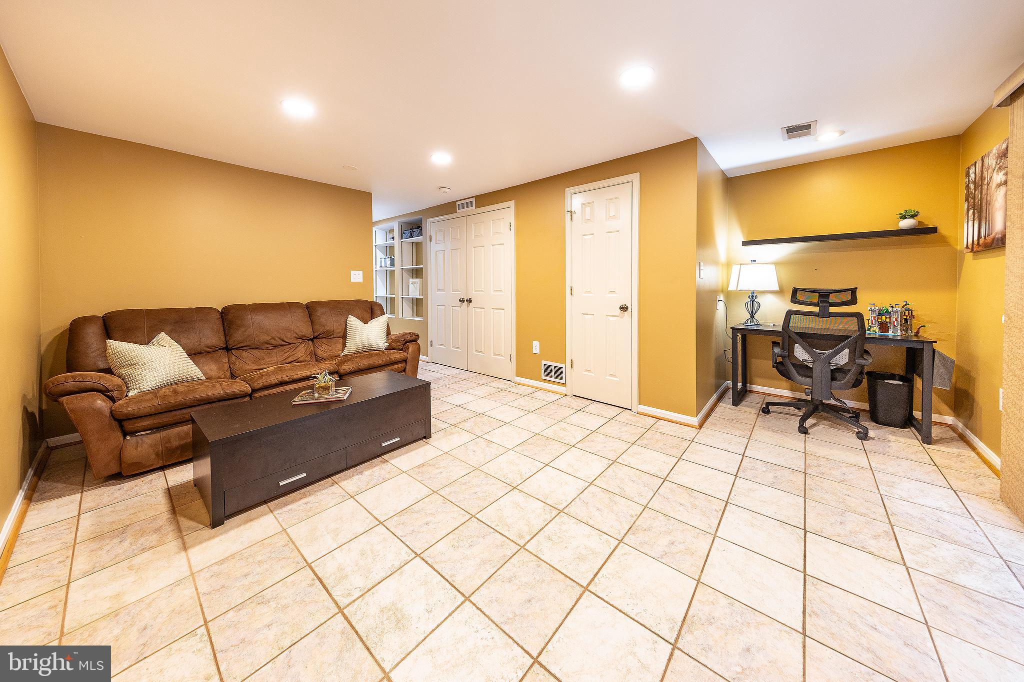 SOUTH KINGS STATION - Residential