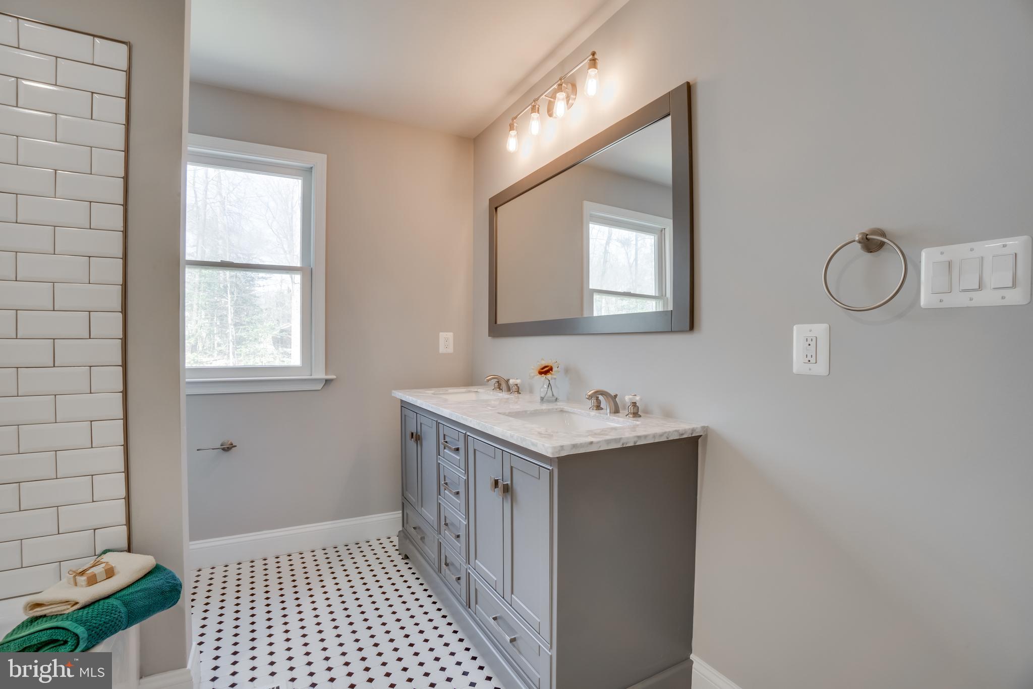 LAKE CAROLINE - Residential