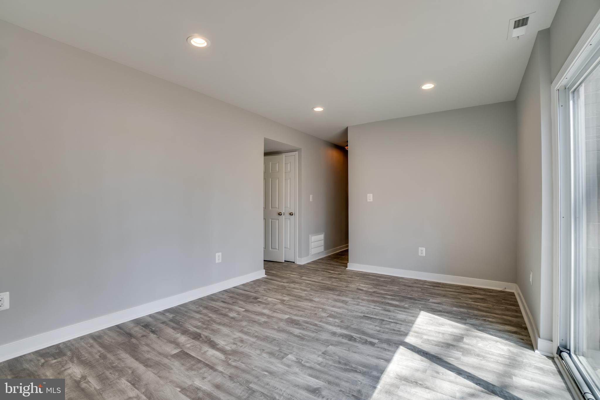 LAKE CAROLINE - Residential