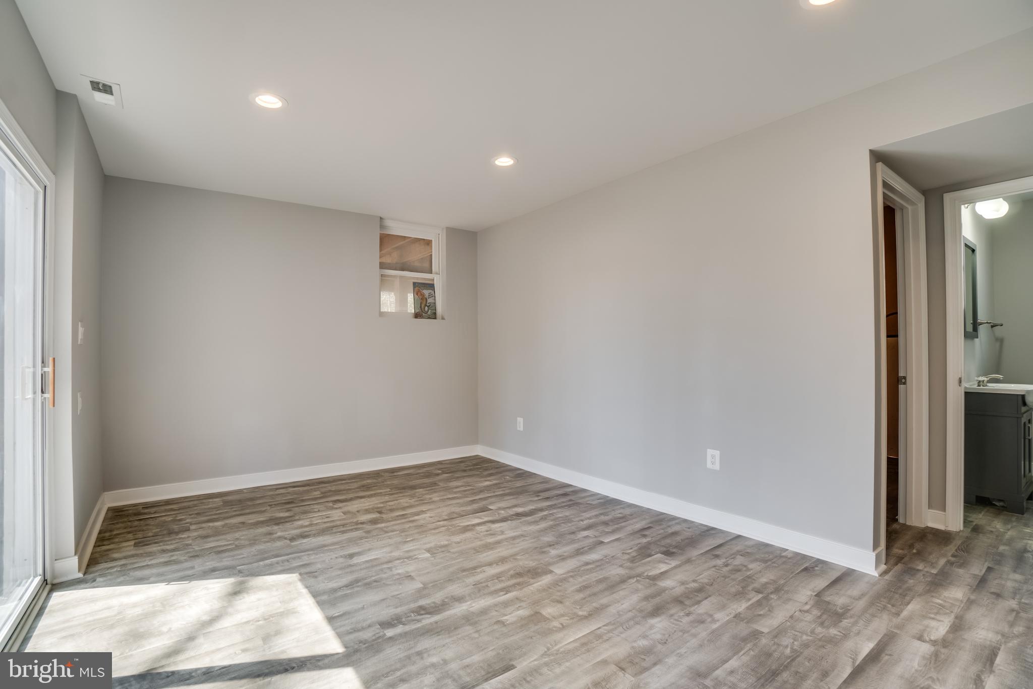 LAKE CAROLINE - Residential