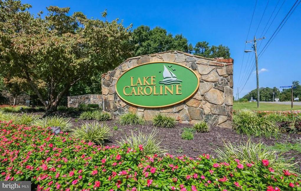 LAKE CAROLINE - Residential