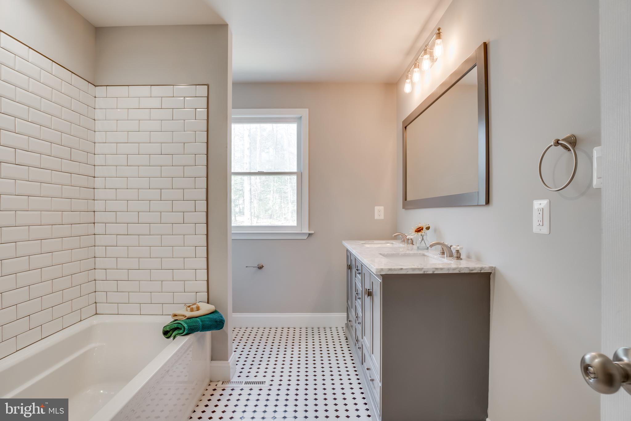 LAKE CAROLINE - Residential