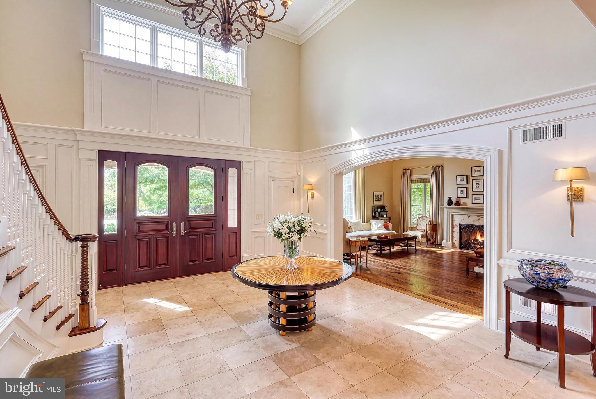 7 WHITE OAK CIRCLE