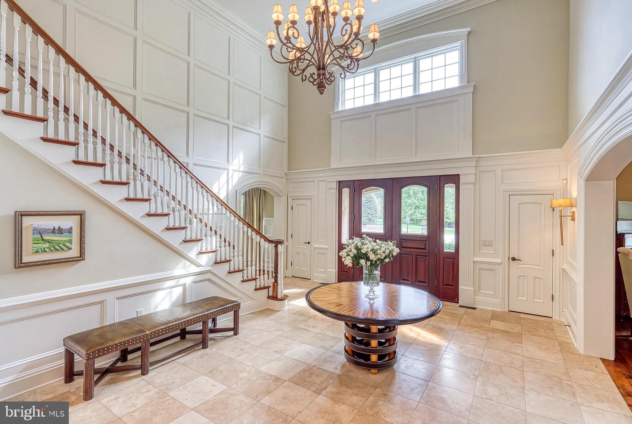 7 WHITE OAK CIRCLE