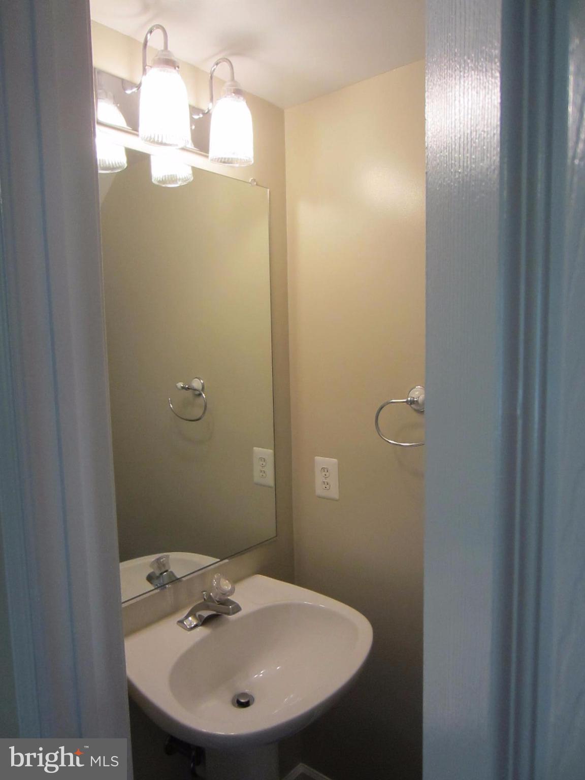 KINGSTOWNE - Residential Lease