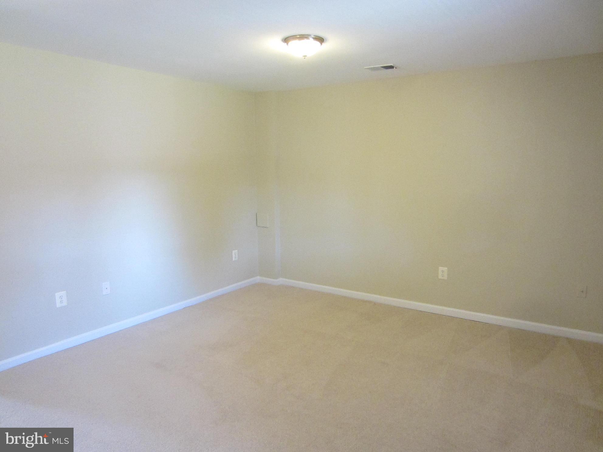 KINGSTOWNE - Residential Lease