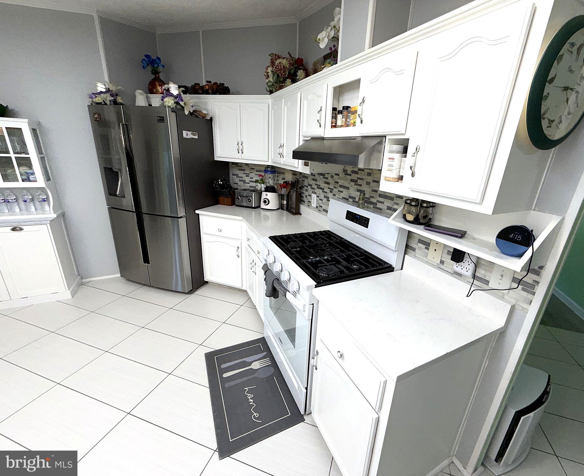 275 JANETS COURT