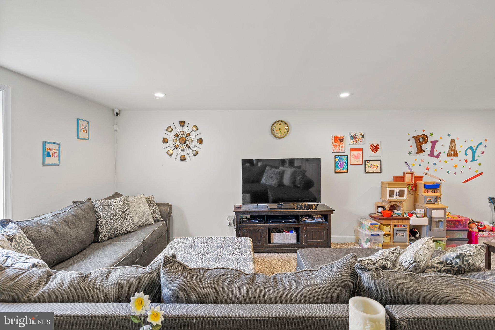 FAIRVIEW ACRES - Residential