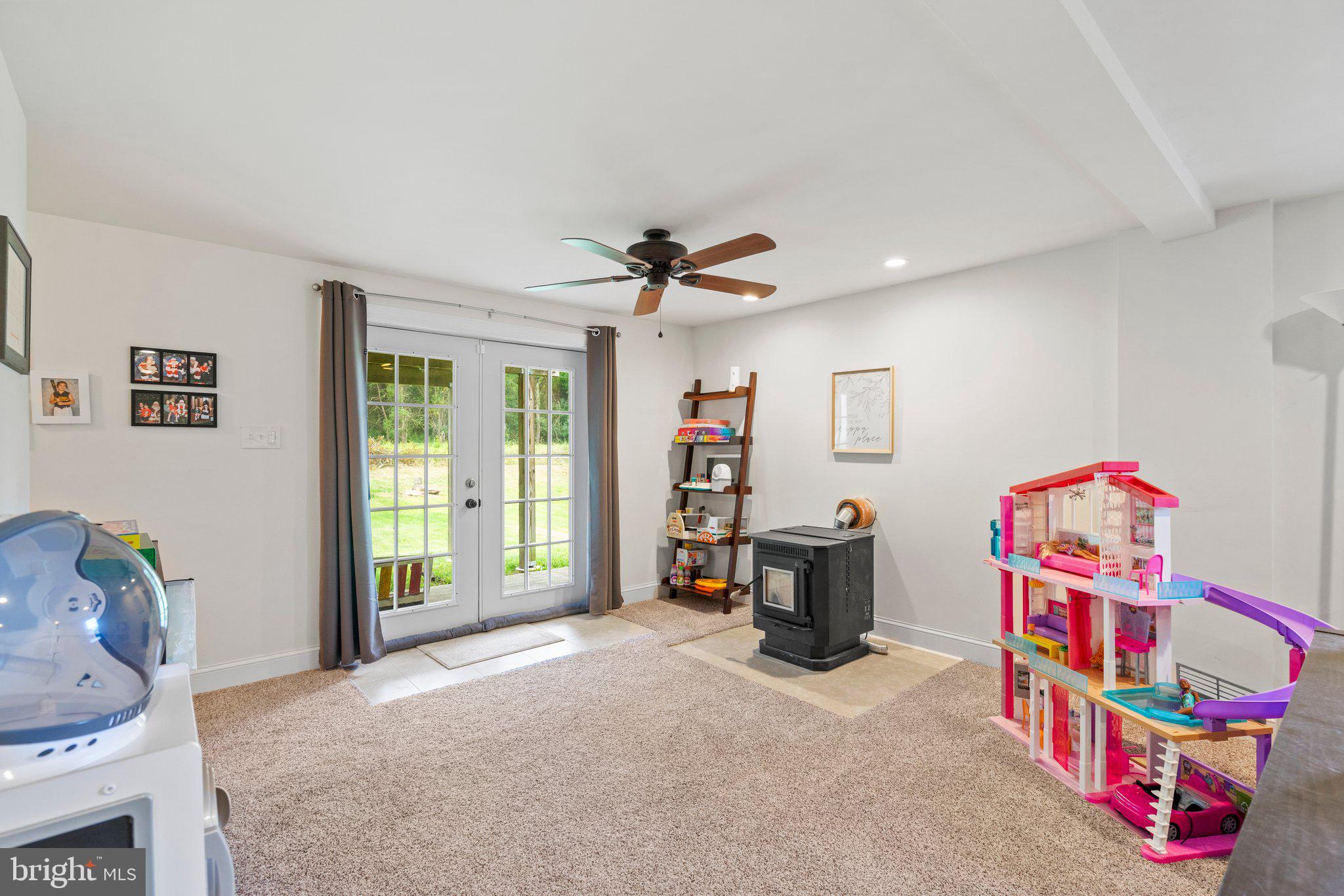 FAIRVIEW ACRES - Residential