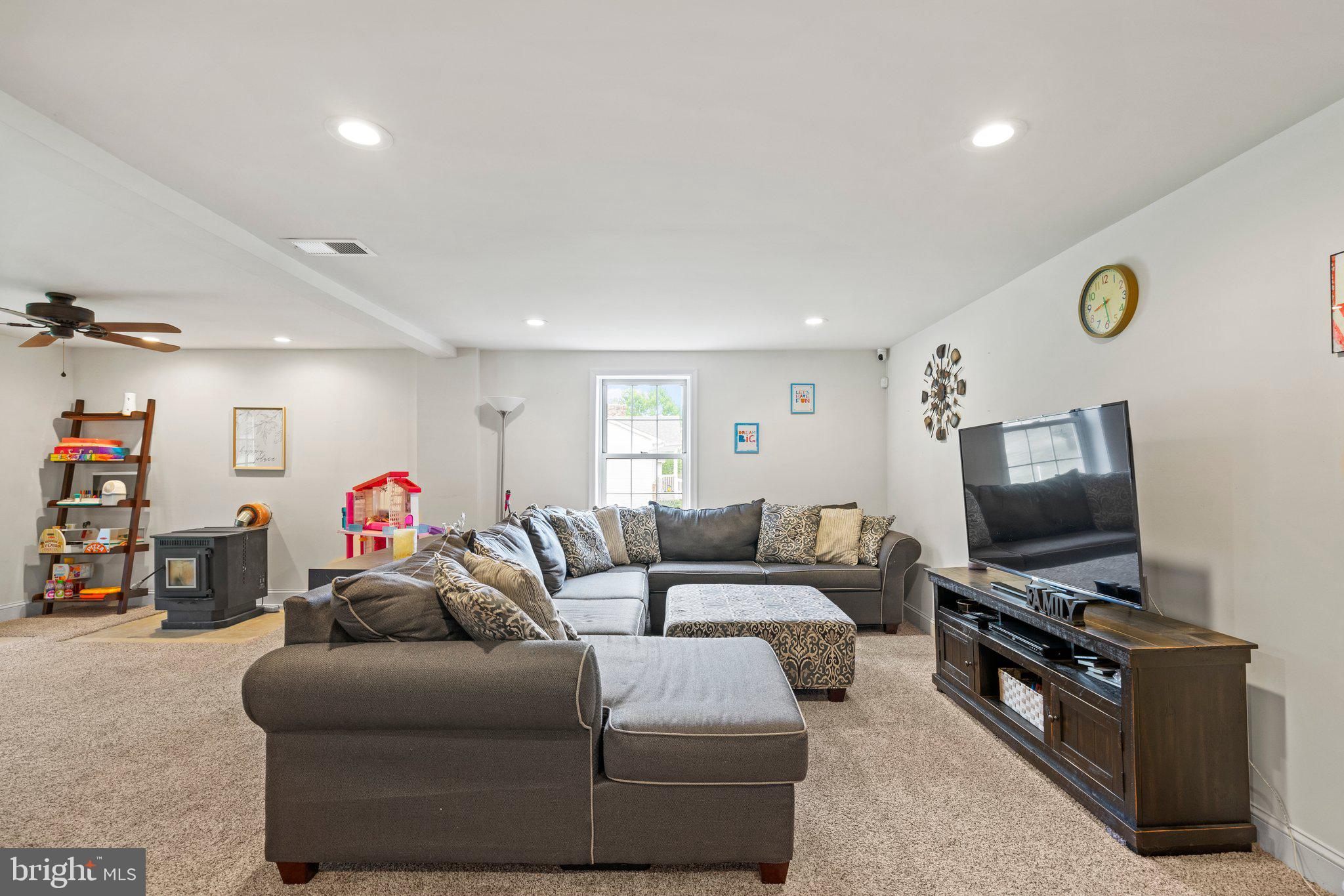 FAIRVIEW ACRES - Residential