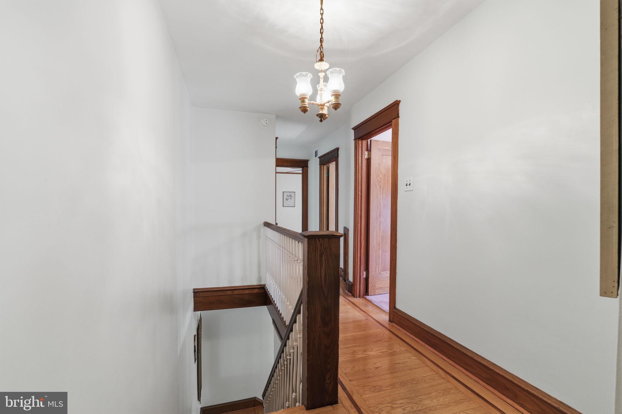 LAWNDALE - Residential