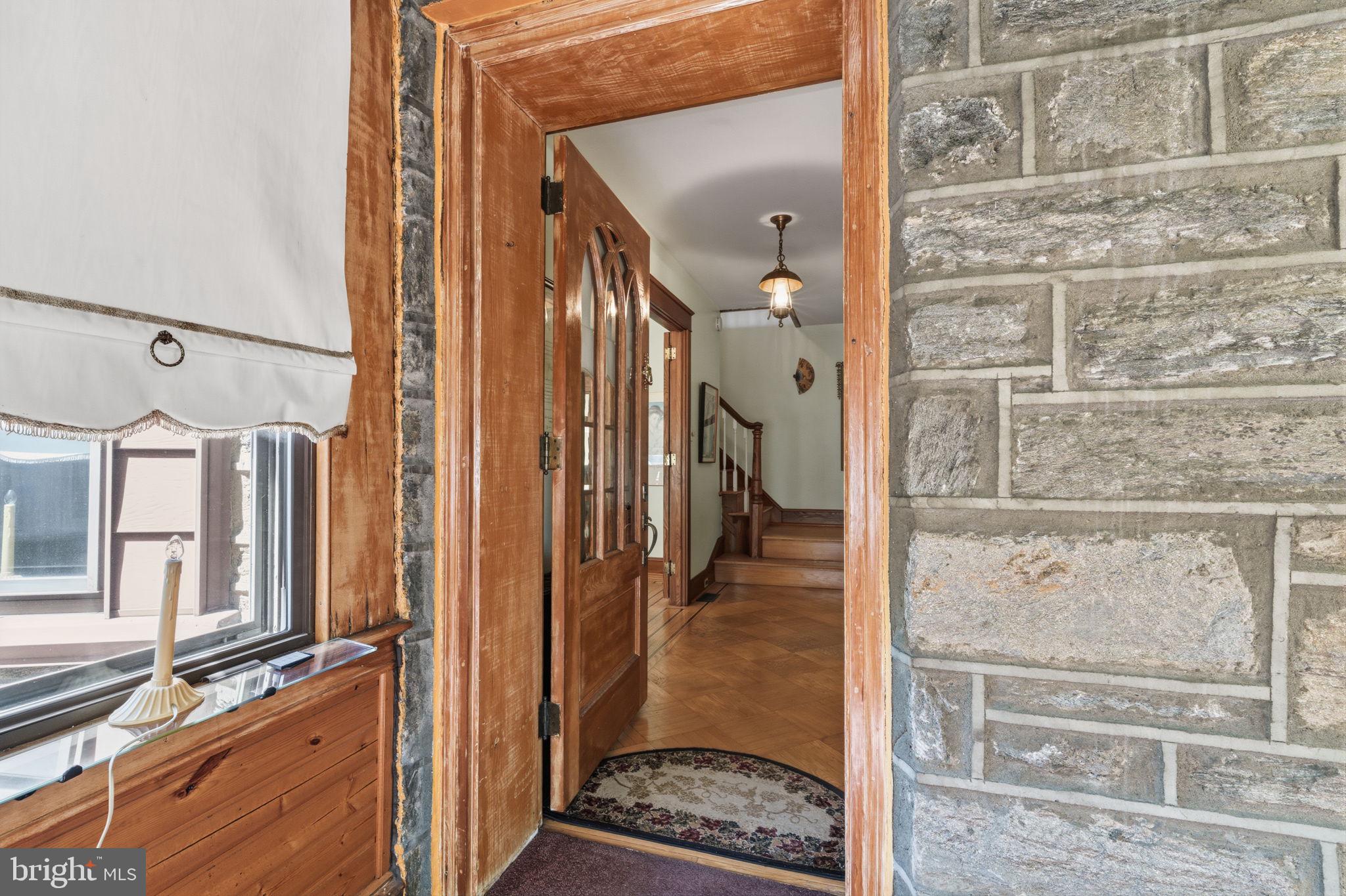 LAWNDALE - Residential