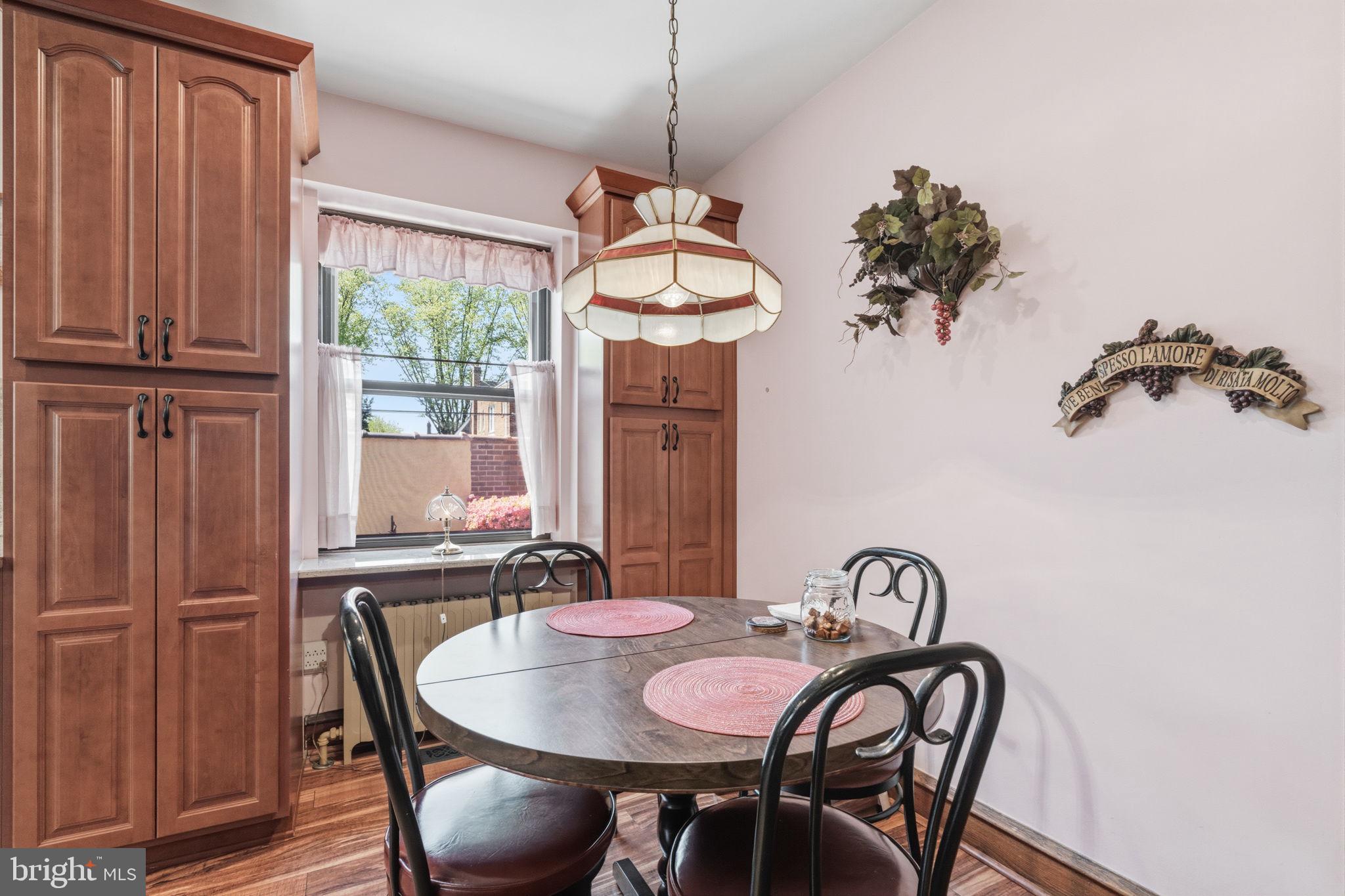 LAWNDALE - Residential