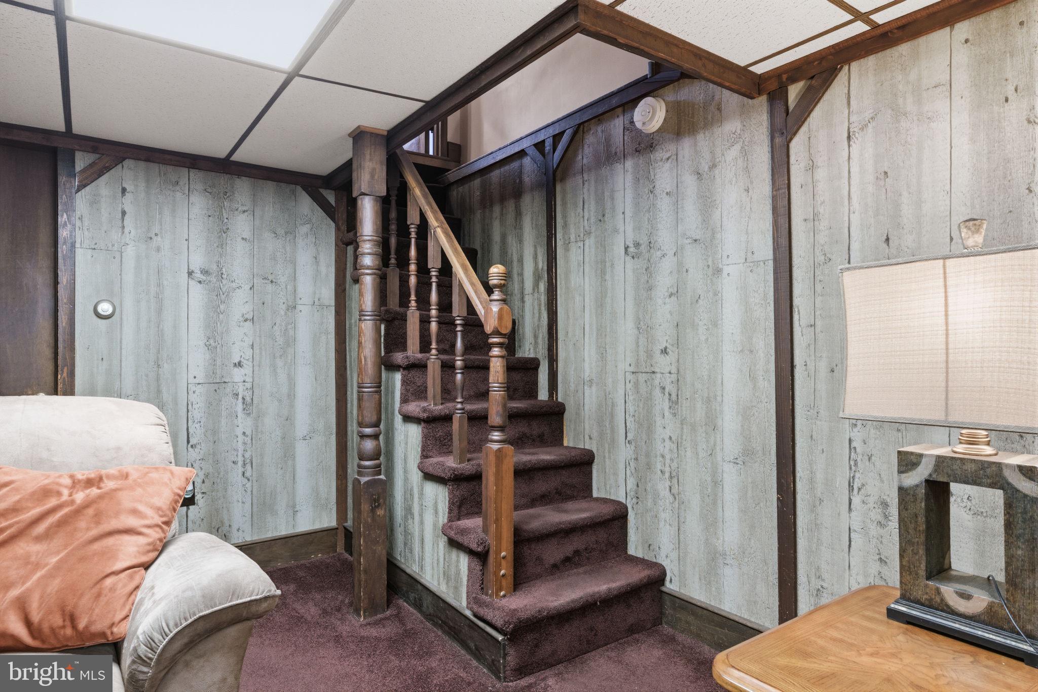 LAWNDALE - Residential