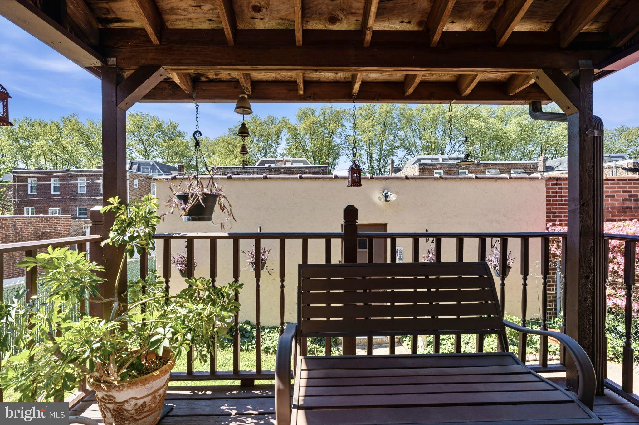 LAWNDALE - Residential