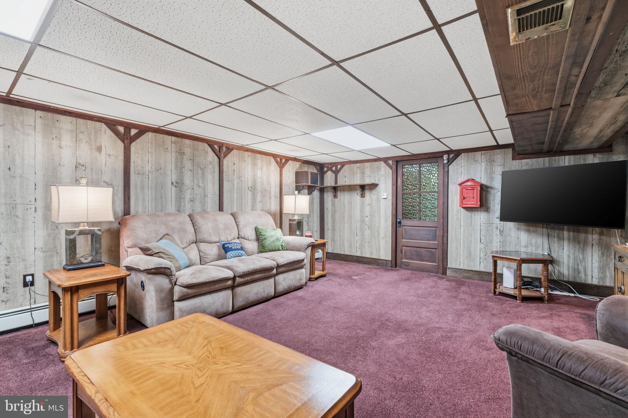 LAWNDALE - Residential