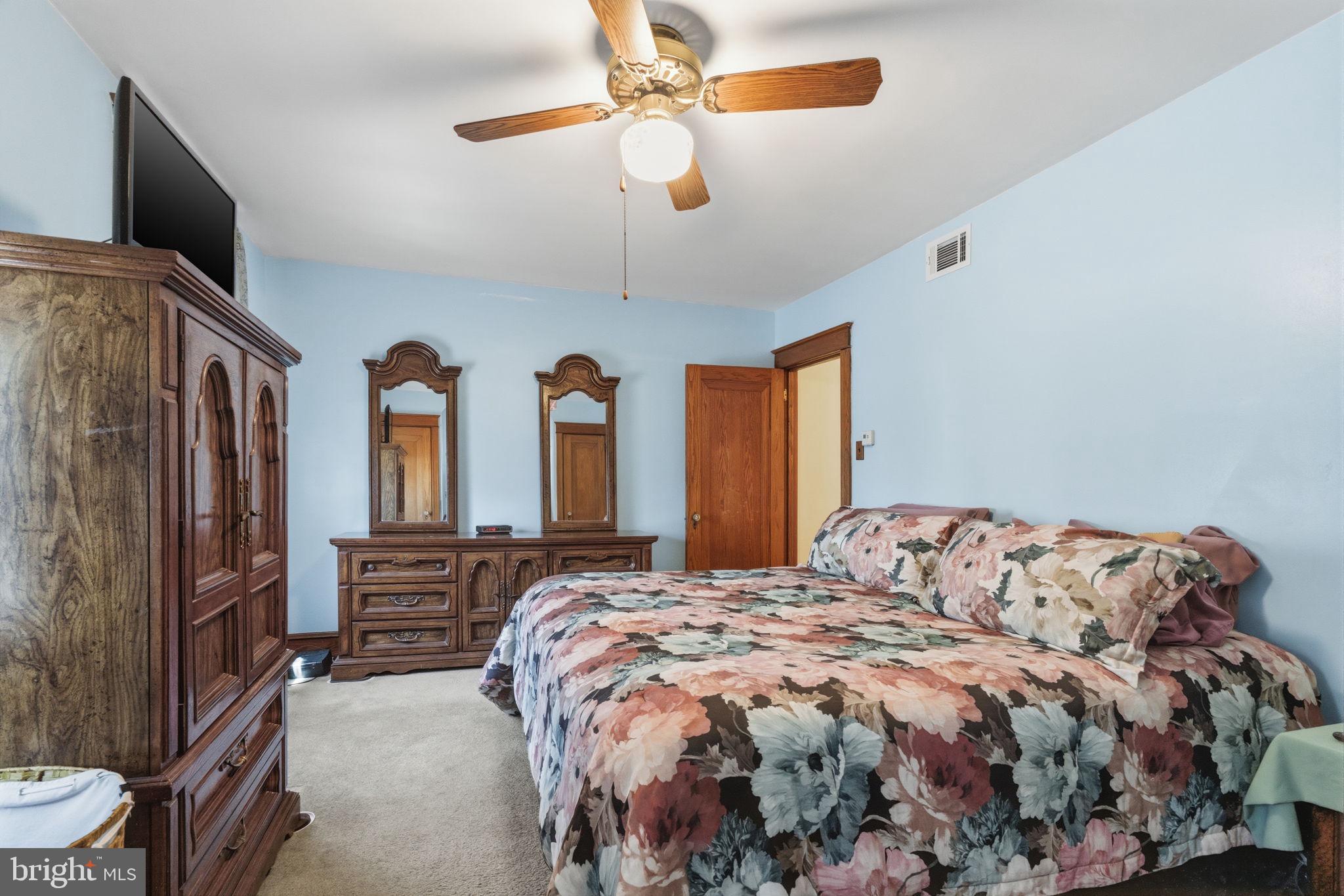 LAWNDALE - Residential