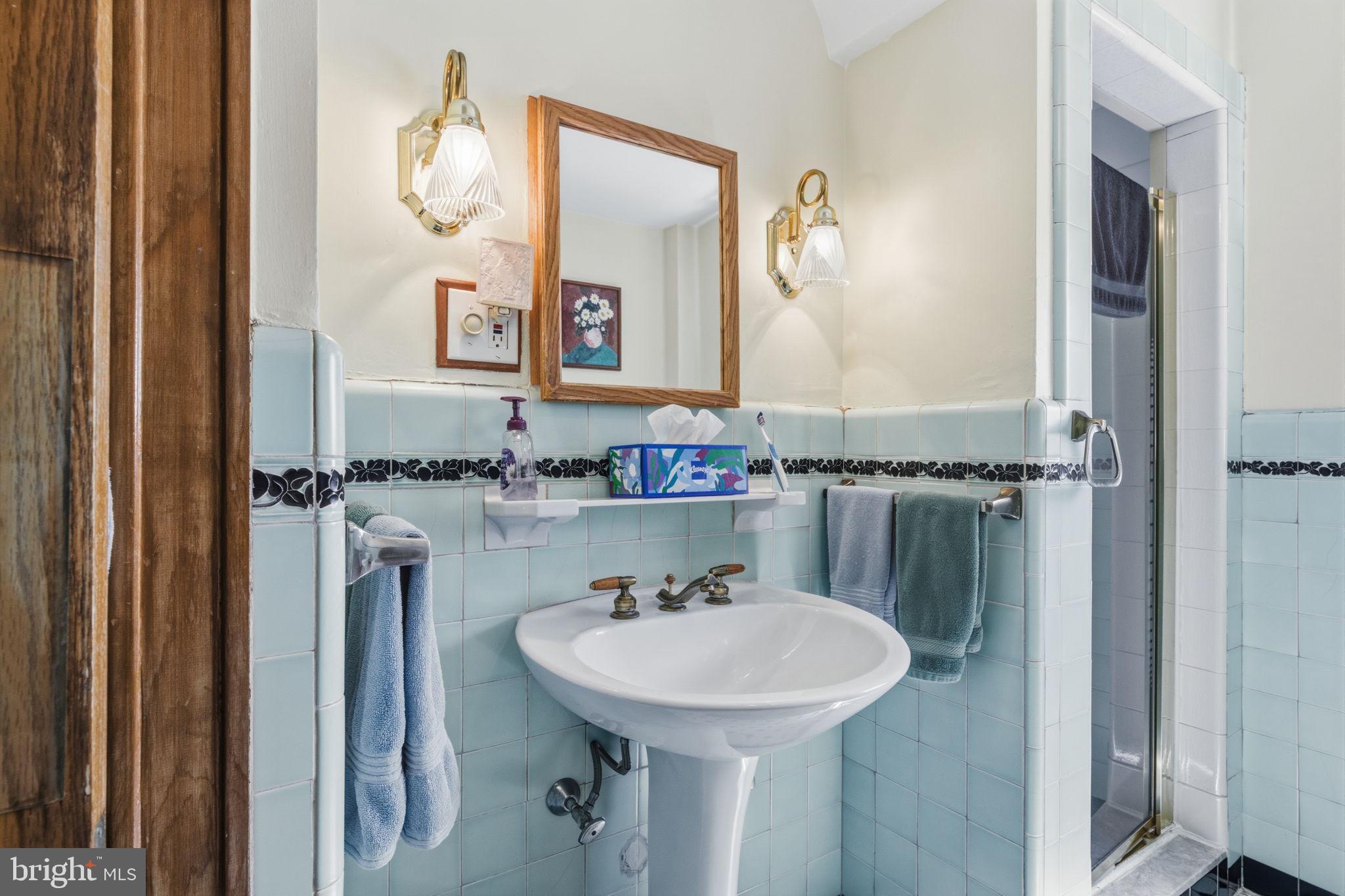 LAWNDALE - Residential