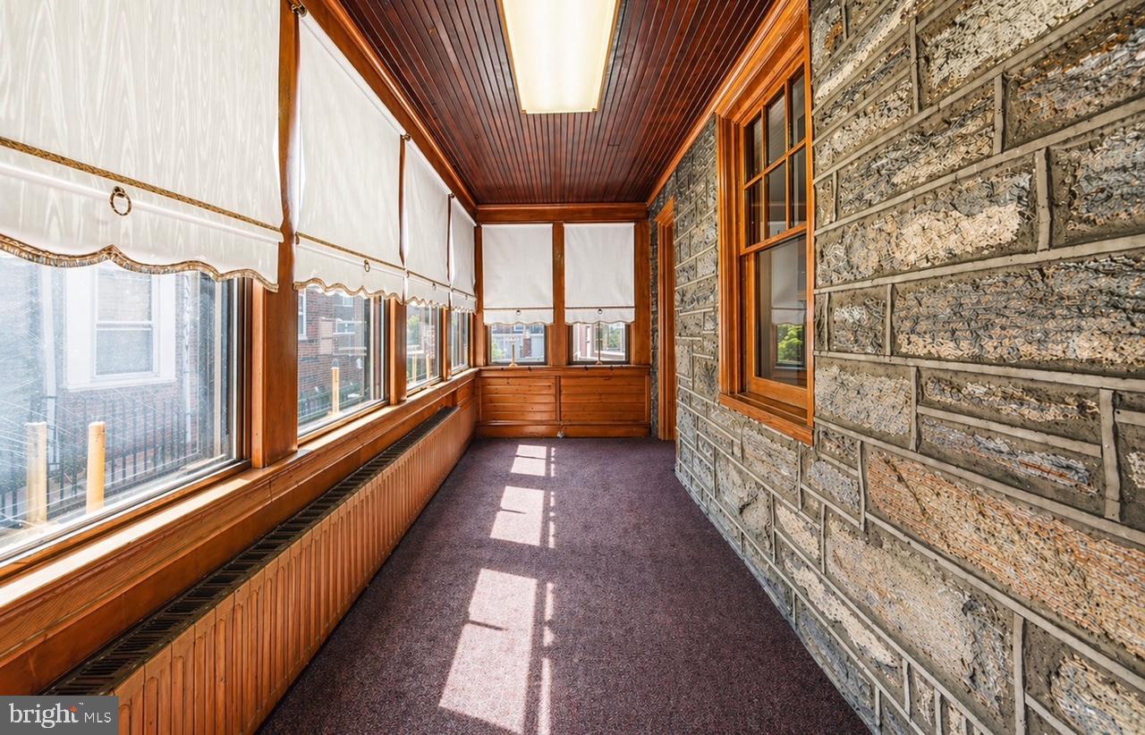 LAWNDALE - Residential