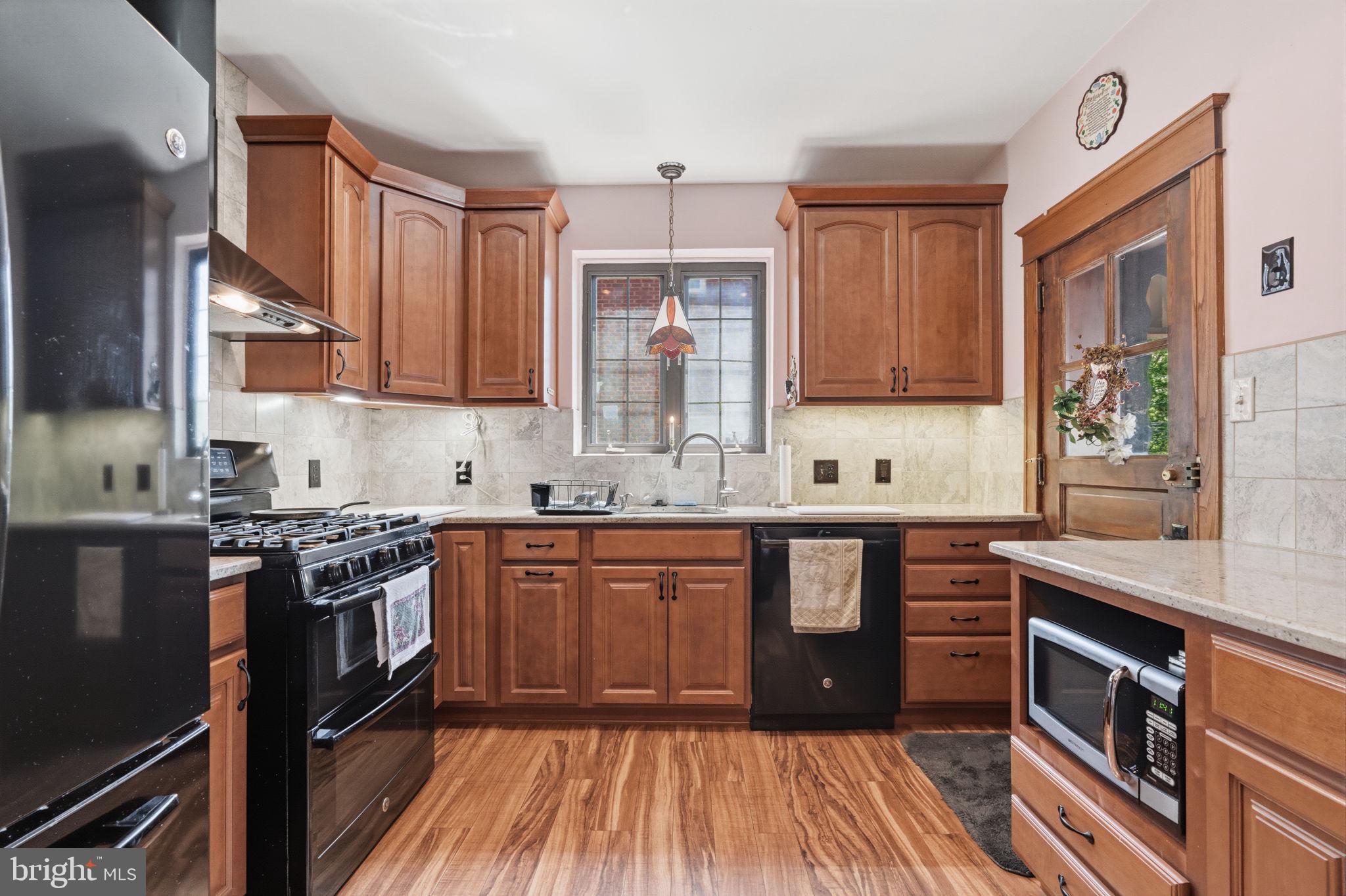 LAWNDALE - Residential