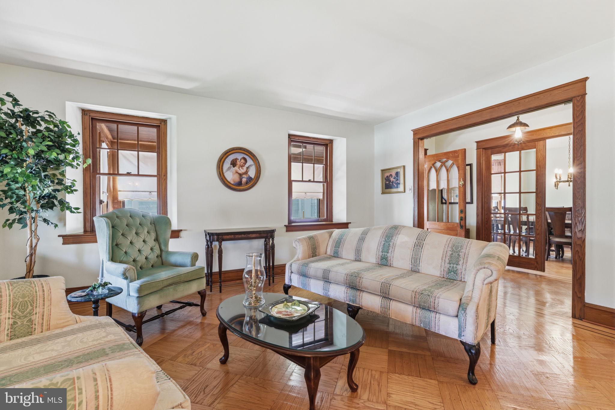 LAWNDALE - Residential