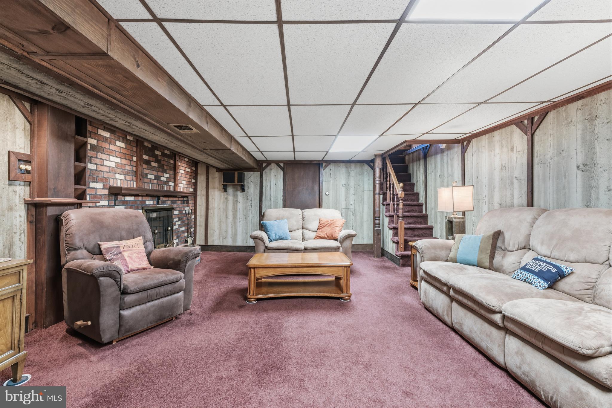 LAWNDALE - Residential