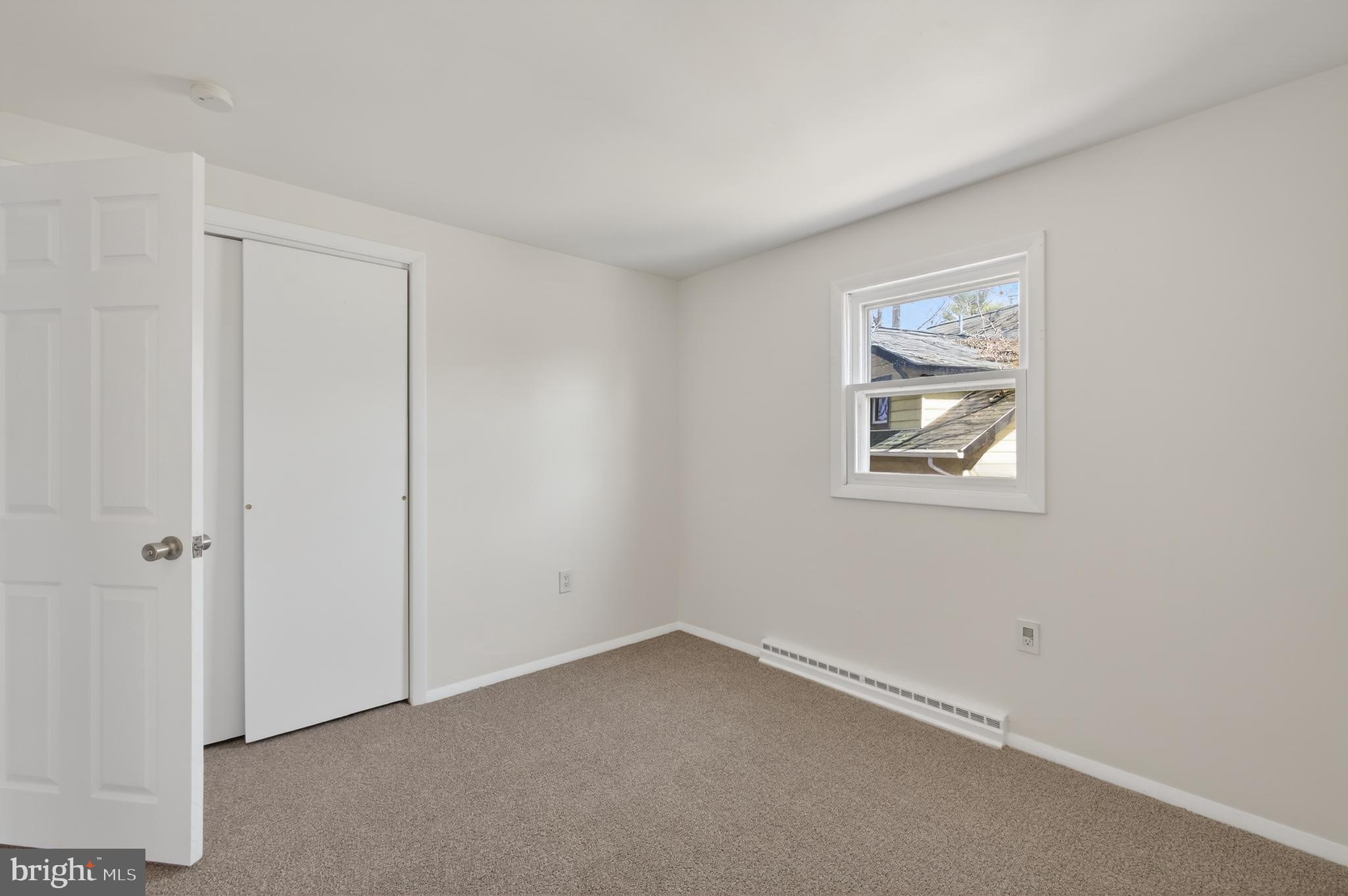 1397 QUEEN STREET 1/2