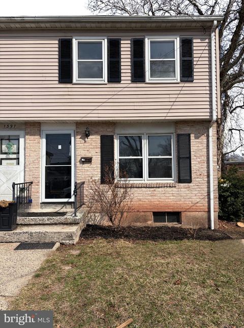 1397 QUEEN STREET 1/2 POTTSTOWN PA 19464