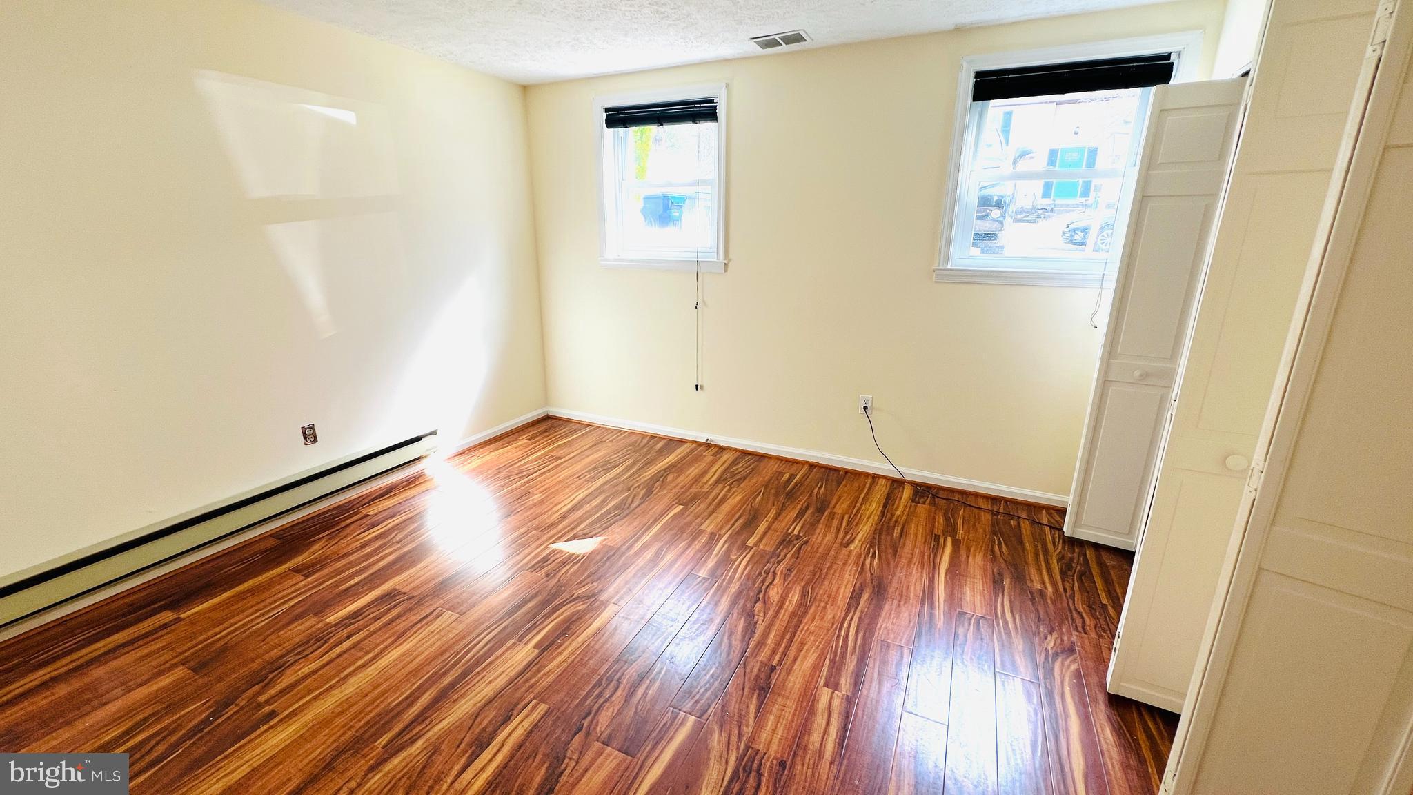 HOLLYWOOD ON THE HILL - Residential Lease