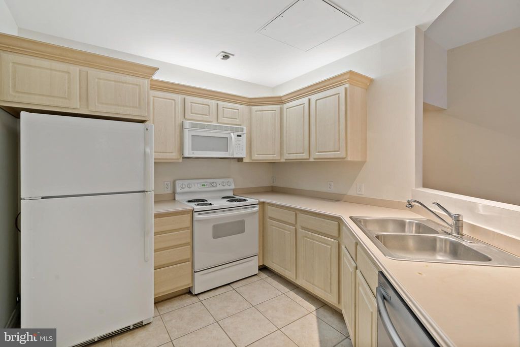 Photo of 1600 - 18 Arch Street #1716, PHILADELPHIA, PA 19103 (MLS # PAPH2571300)