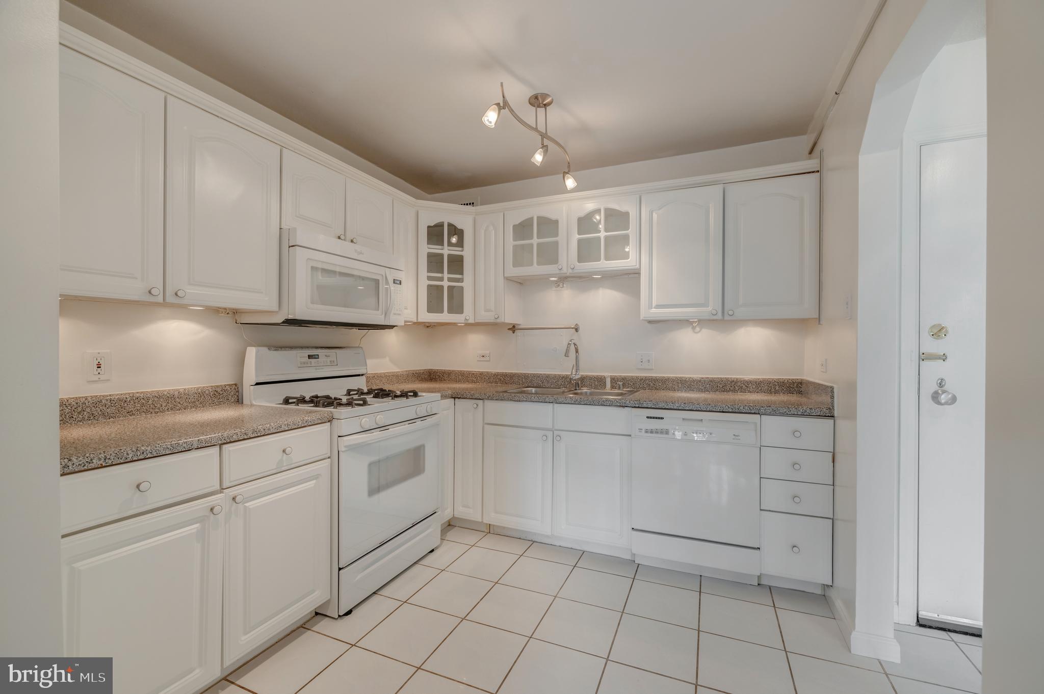 THE CHATHAM - Residential Lease