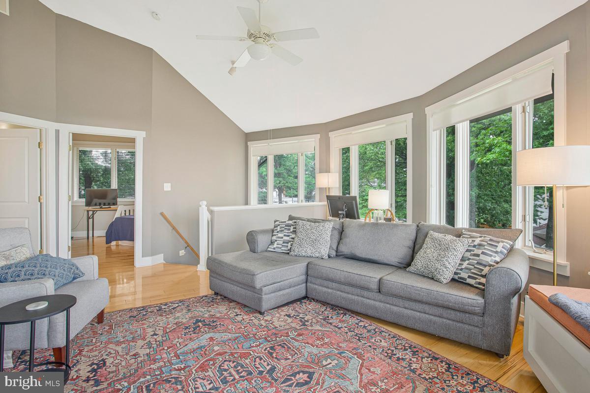 COLUMBIA BEACH - Residential