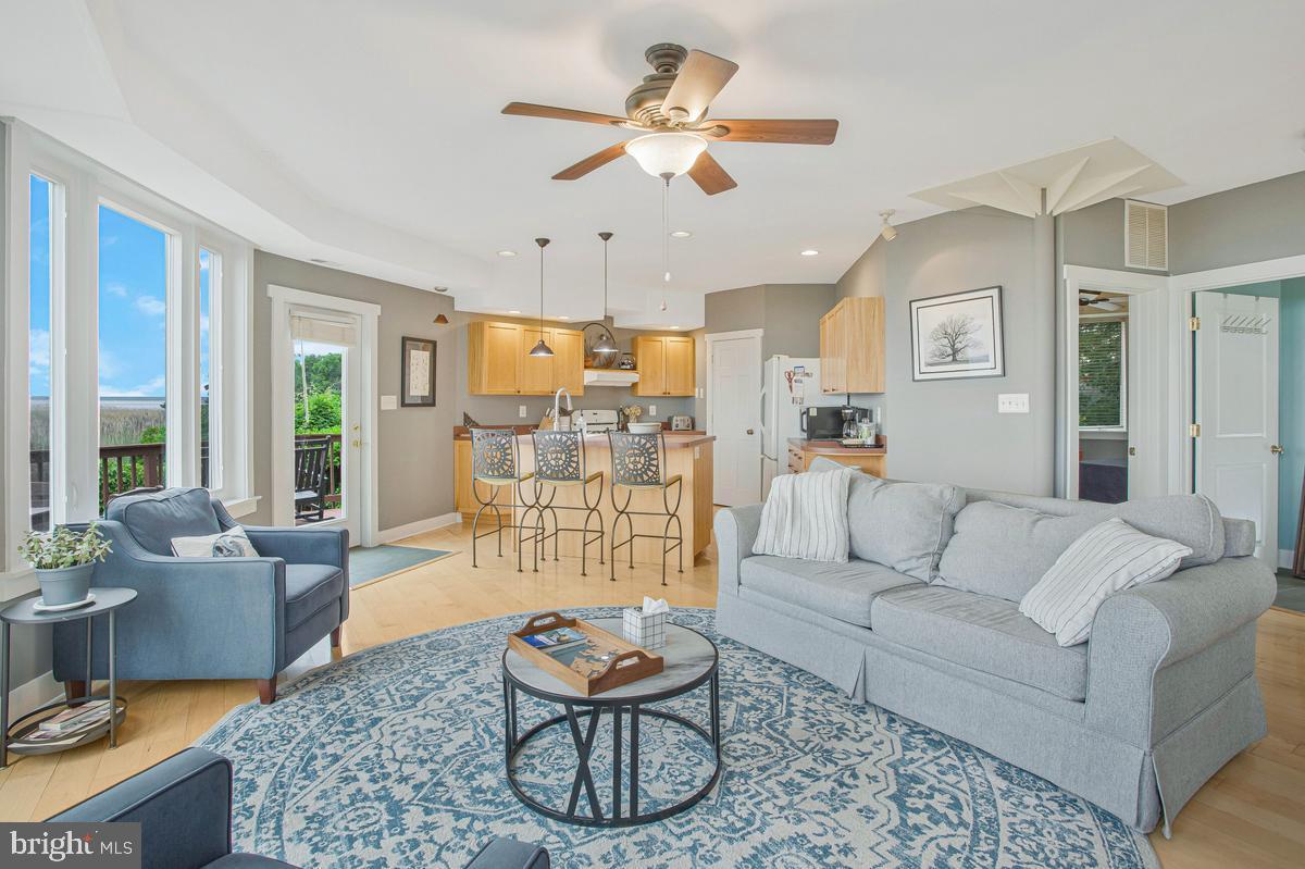 COLUMBIA BEACH - Residential