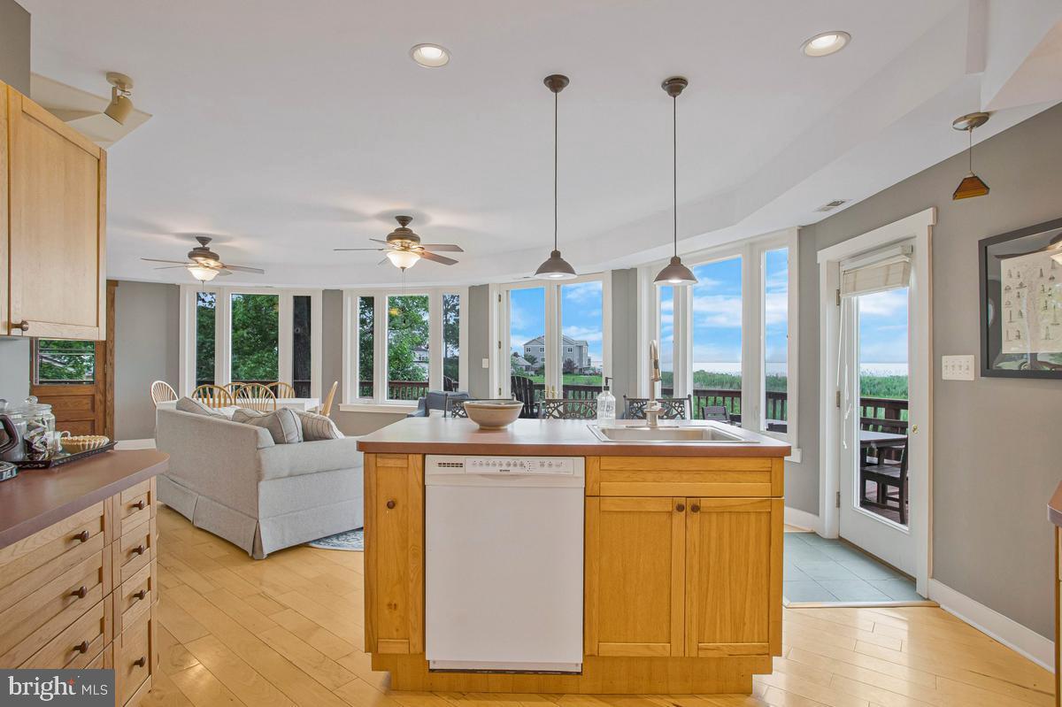 COLUMBIA BEACH - Residential