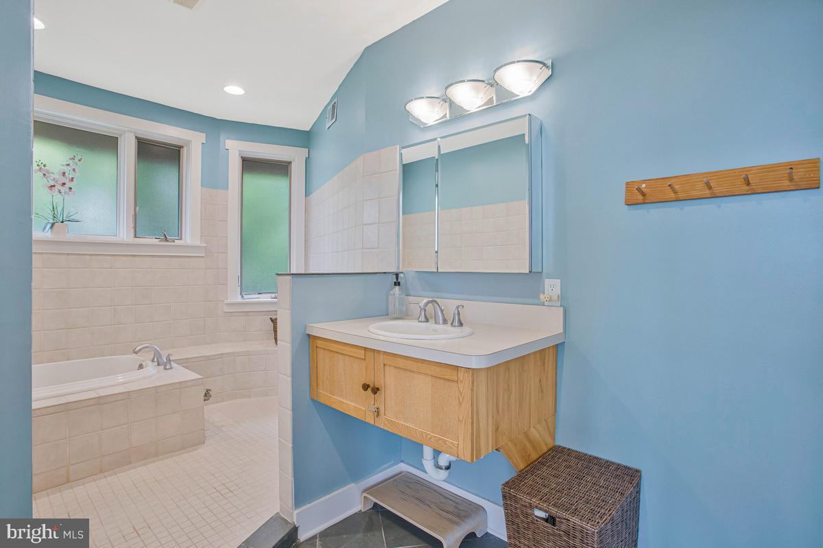 COLUMBIA BEACH - Residential