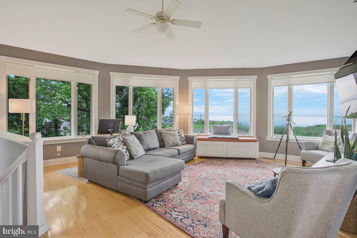 COLUMBIA BEACH - Residential