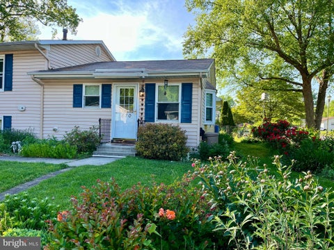 Townhouse For Rent - 870 Broadfield Dr Dr<br/> NEWARK, DE 19713