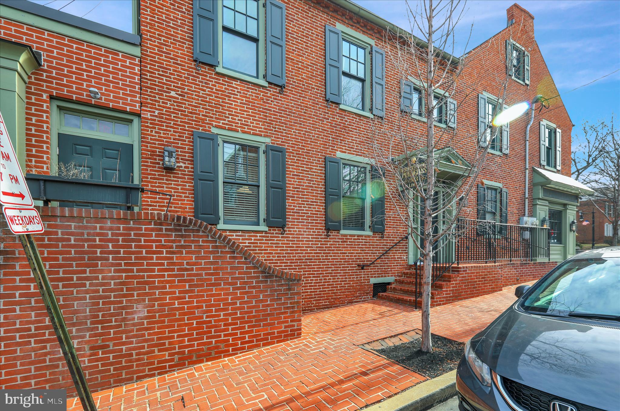 201-203 E CHESTNUT STREET